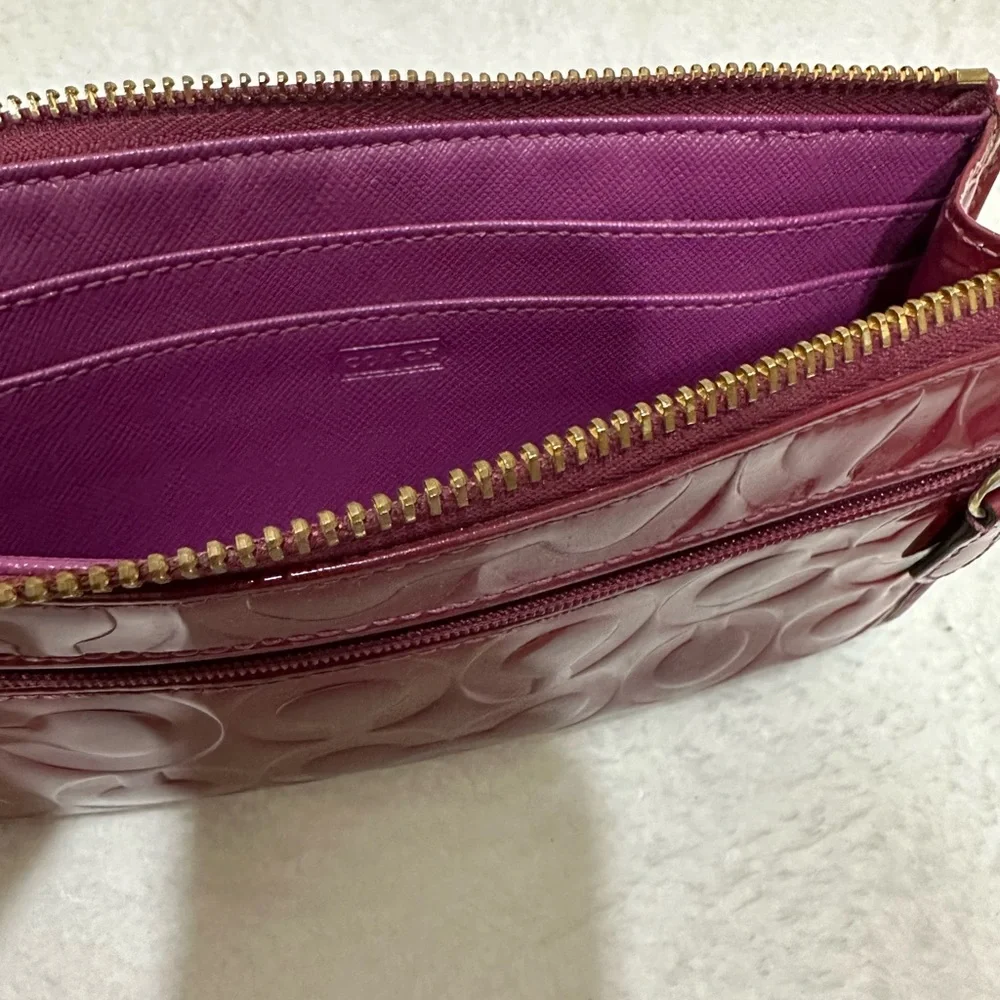 Coach Peyton Op Art Wristlet